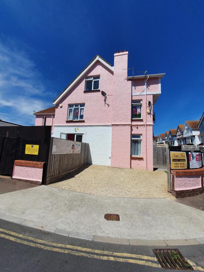 Pink House ,Opposite Beach ,Sleeps 6 , 2 Bedroom Ground Floor Self Contained Garden Flat , Private Entrance , Kitchen , Guaranteed Parking ,Wifi , Movies ,Bathroom ,Fridge , Microwave ,Bedroom 1, Double Bed & 2 Single Beds ,Bedroom 2 , Double Bed 佩恩顿 外观 照片